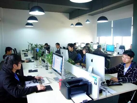 寧波電子行業貿促會攜企考察吉云教育科技集團，共探信息技術服務新生態